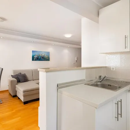 Dario - Sea View Apartment Makarska